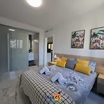 Modern First Floor With Com Pool Duly10 *