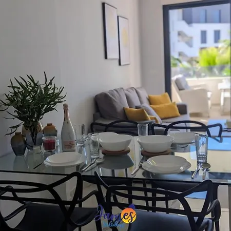 Modern First Floor With Com Pool Duly10 *
