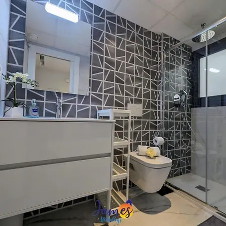 Modern First Floor With Com Pool Duly10 דירה *