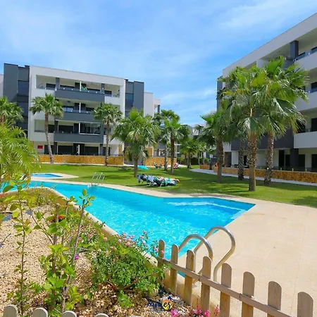 Modern First Floor With Com Pool Duly10 דירה *